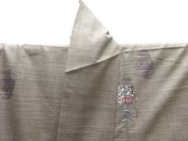  水瓶模様織り出し本場泥大島紬着物(7マルキ)